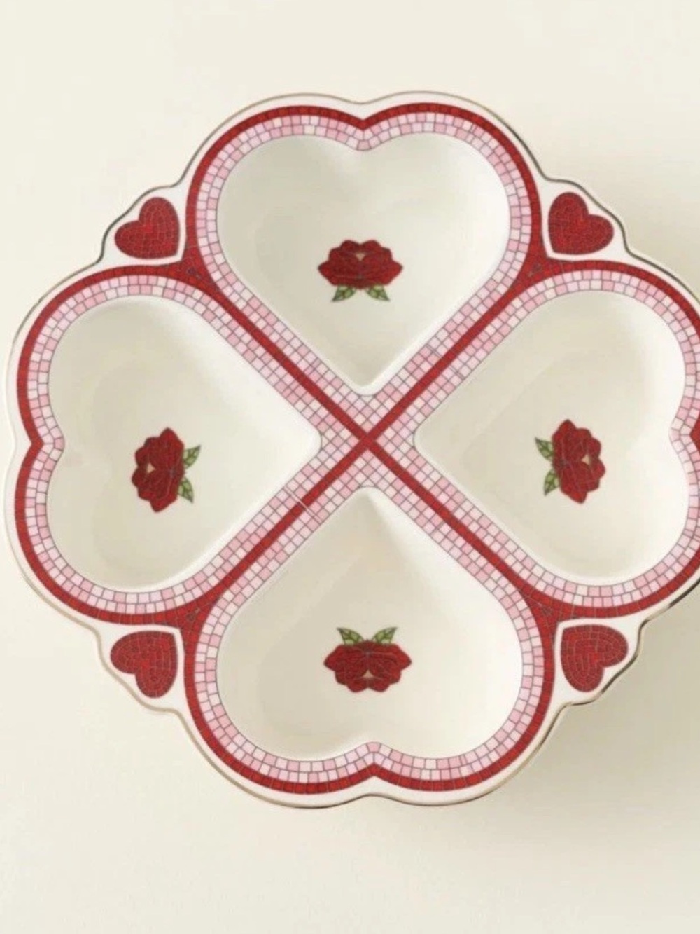 Anthropologie Bistro Tile
Stoneware Muffin Pan
Valentine's Edition Giilded NEW
